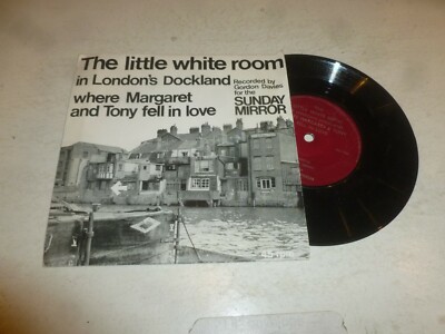 THE LITTLE WHITE ROOM IN LONDON DOCKLAND - UK 7'' vinyl single