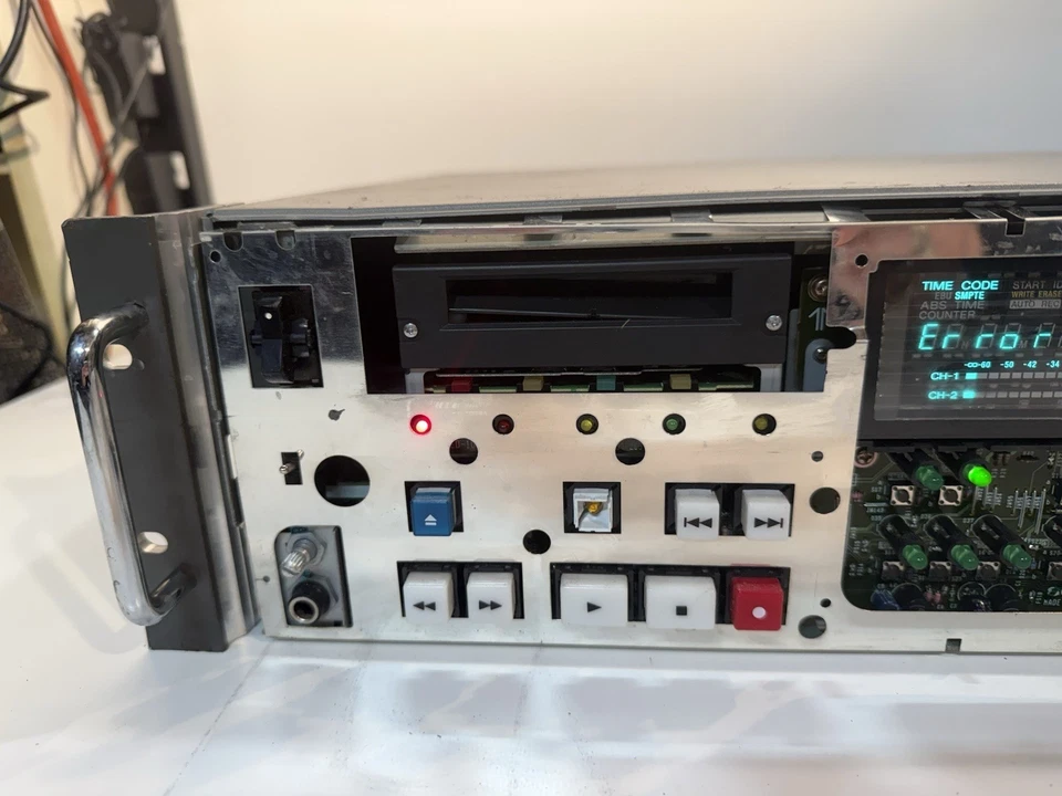 Grabadora de audio digital Sony PCM-7040, ¡sin probar! Foto 3 de 4