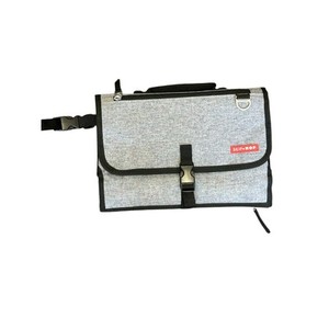 Skip Hop Pronto Portable Changing Pad Gray Diaper Clutch Wristlet