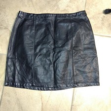 Forever 21 Black Faux Leather Mini Skirt Size Medium Panelled Zip Back