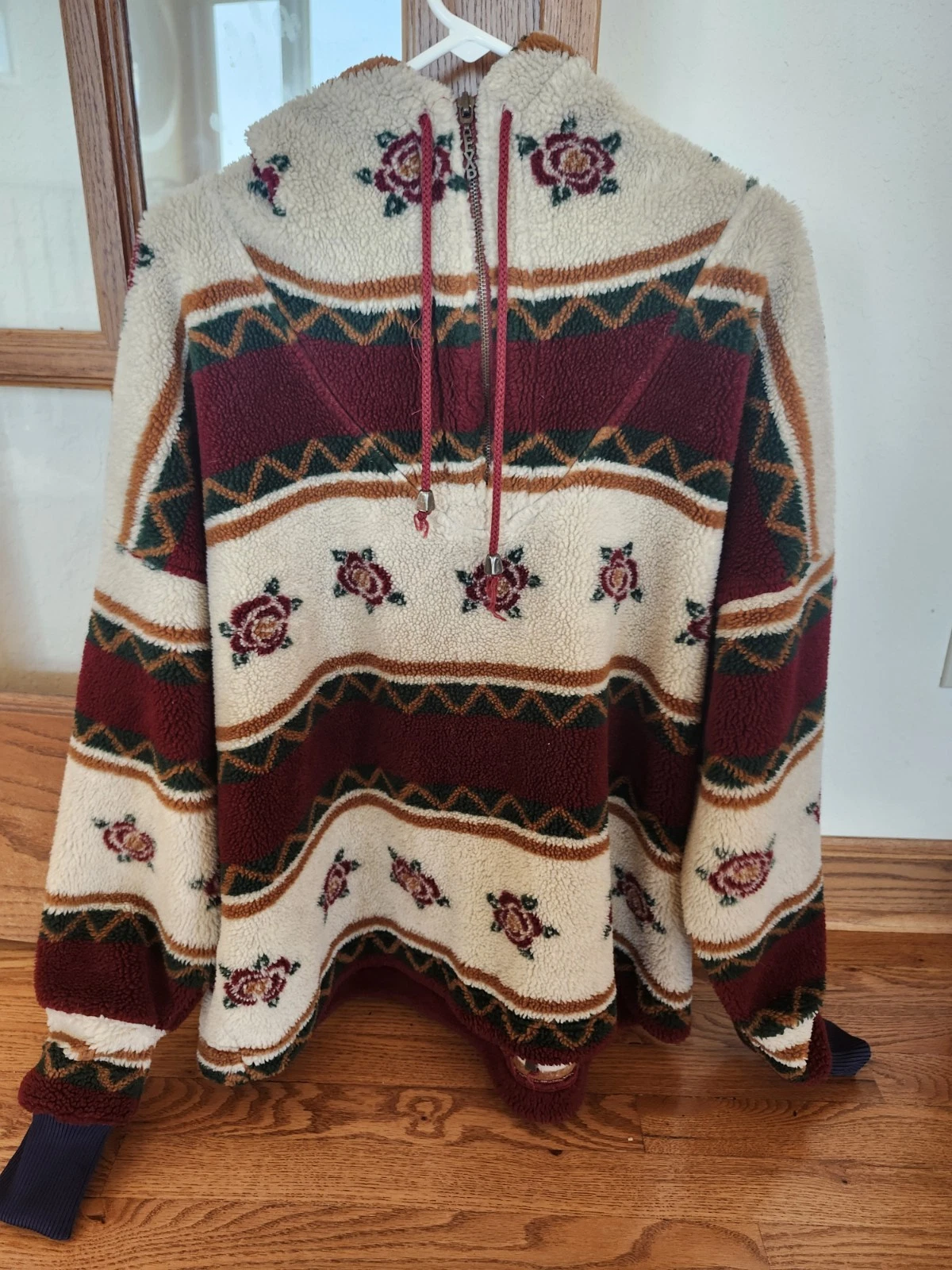 Vintage Sherpa Hoodie Rose Pattern Unisex Exp Jeans