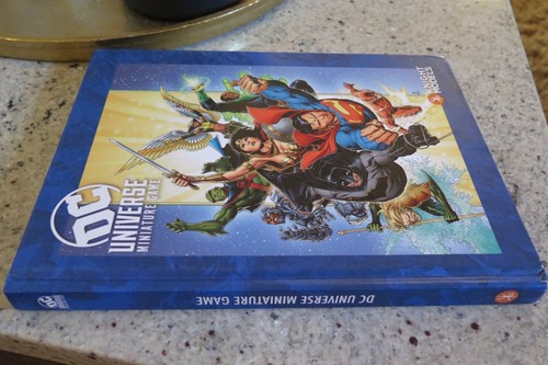 DC UNIVERSE MINIATURES GAME CORE RULEBOOK HC KNIGHT MODELS VERY RARE - Picture 2 of 6