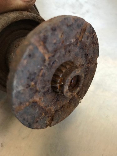 Honda 4514 46in Right Hand Mower Deck Spindle Hub Assembly - 第 5/7 張圖片