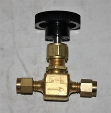 1/8 Tube Brass Needle Valve (3000 Psi) SSP FloLok B104