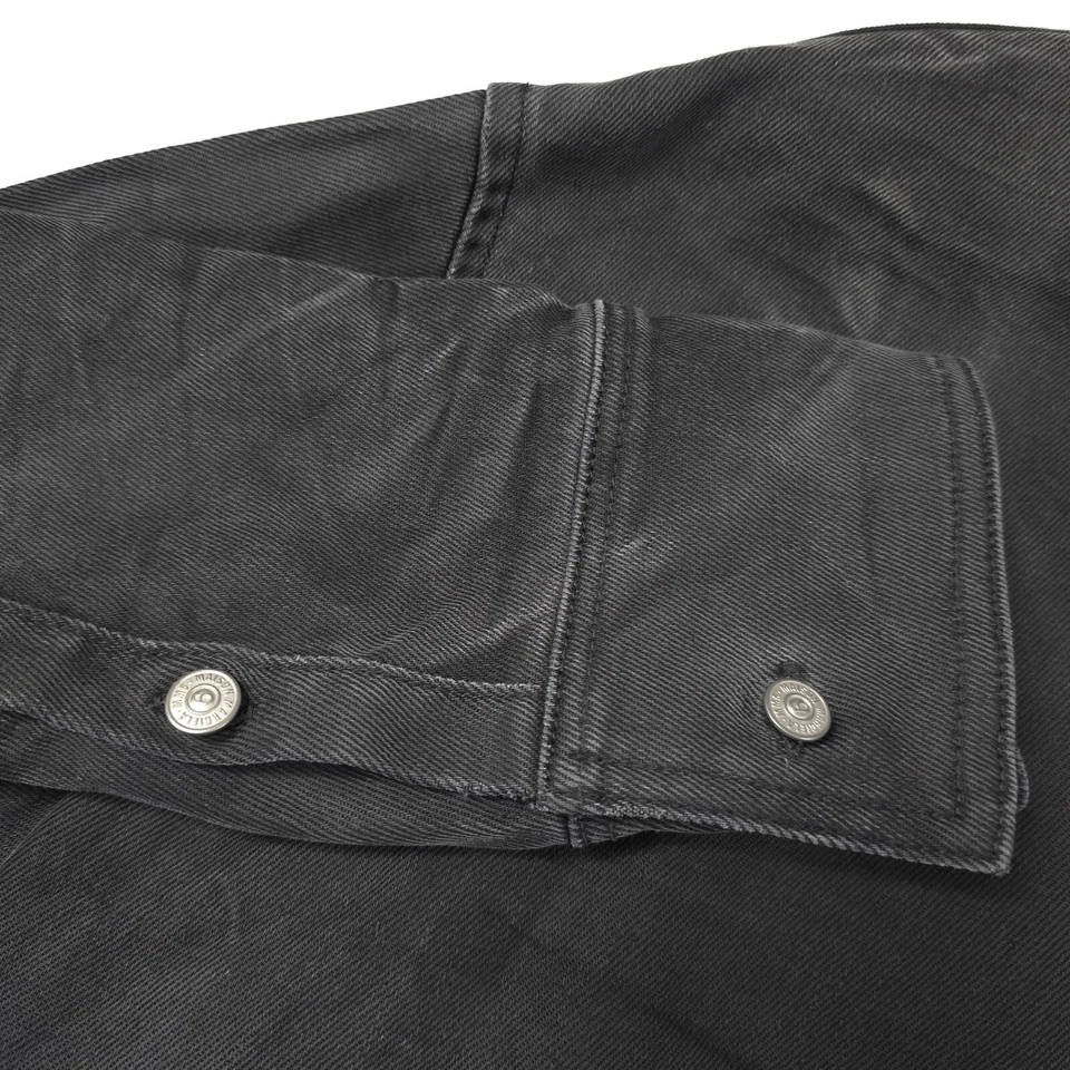 Jaqueta overshirt masculina tamanho grande jeans cinza franzida MM6 Maison Margiela média - Imagem 4 de 4