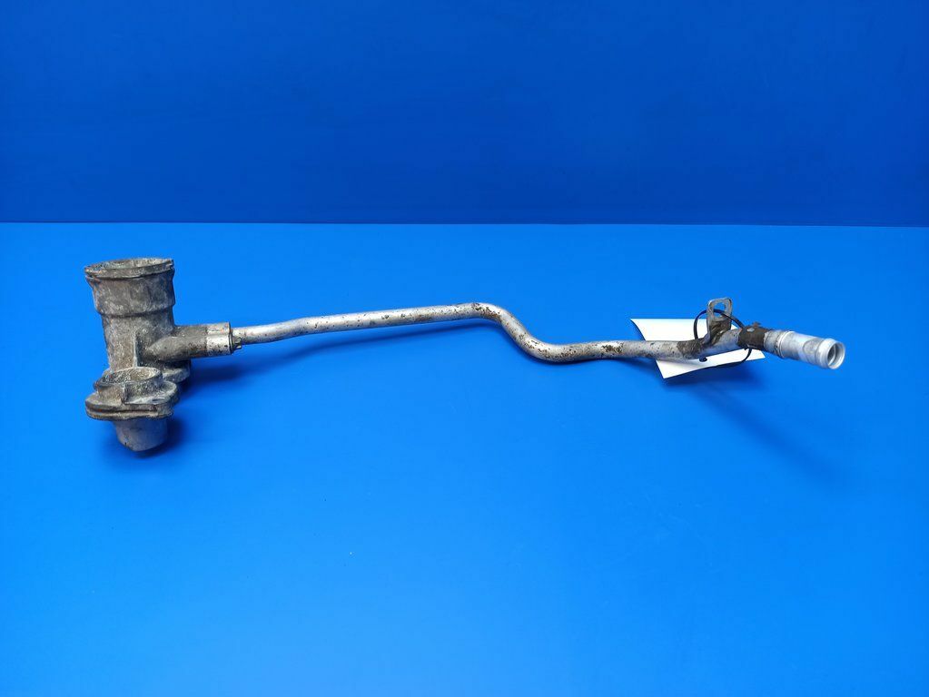Mercedes-Benz C W203 W209 Engine water coolant pipe hose 