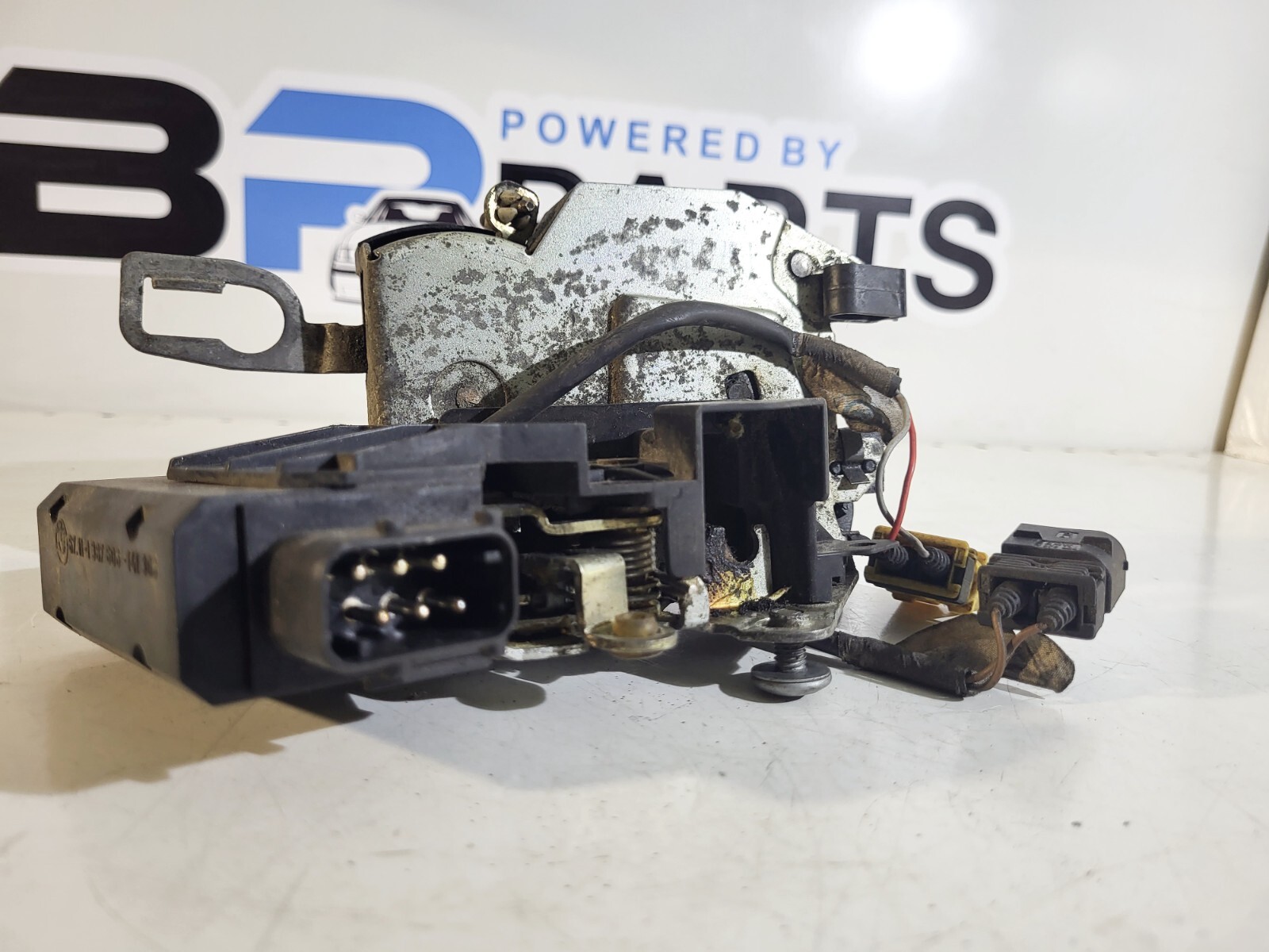 BMW E36 Door lock front left with actuator 51211977113 67111387726 