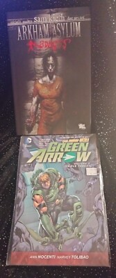 DC COMICS 2 GRAPHIC NOVELS: GREEN ARROW VOL. 2  & ARKHAM ASYLUM MADNESS HCDJ