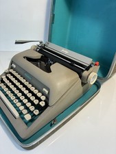 1959 Royal Heritage Vintage Portable Typewriter thumbnail