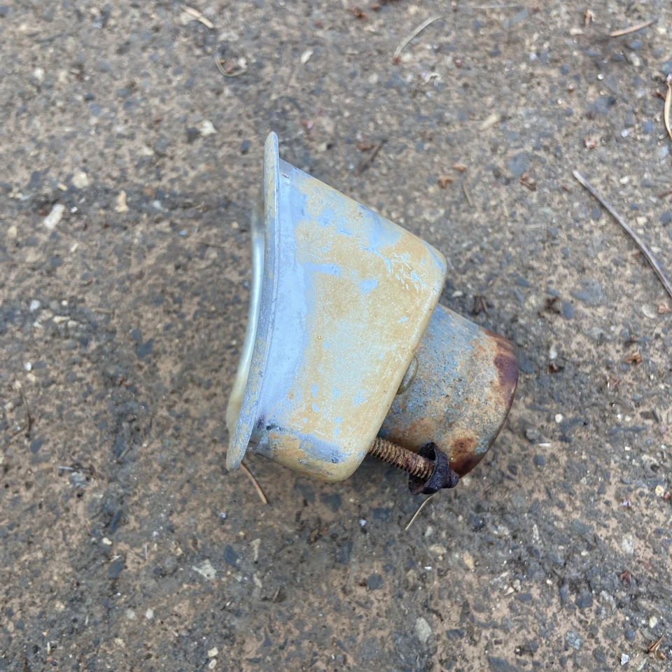 Ford Falcon Futura Ranchero 1962-1963 lámpara de parque carcasa superior izquierda Foto 2 de 4