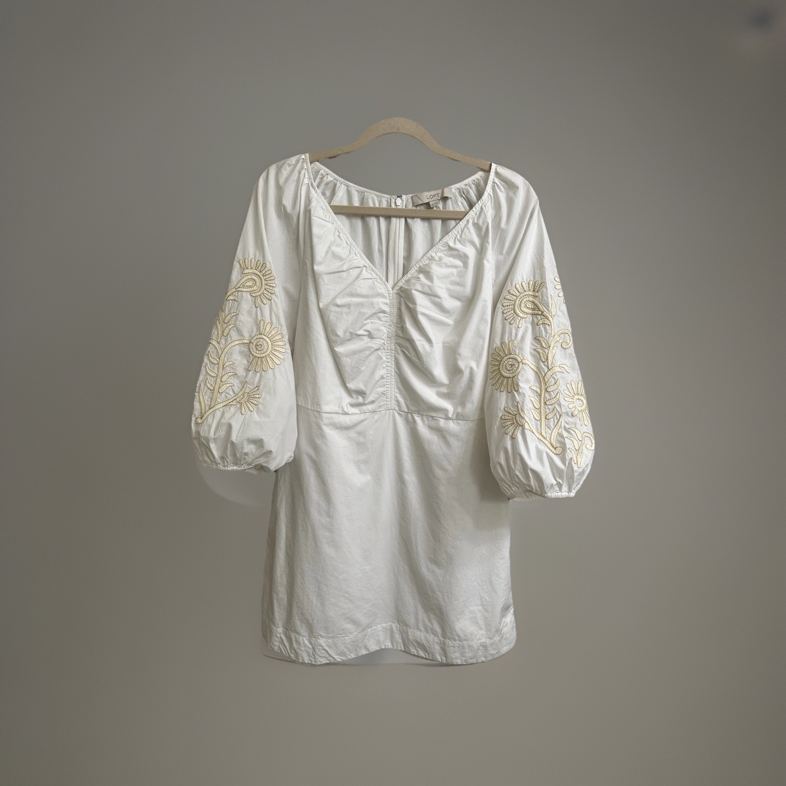 Ann Taylor Loft NWOT White Dress with Gold Embroidered Belle Sleeves Size 8