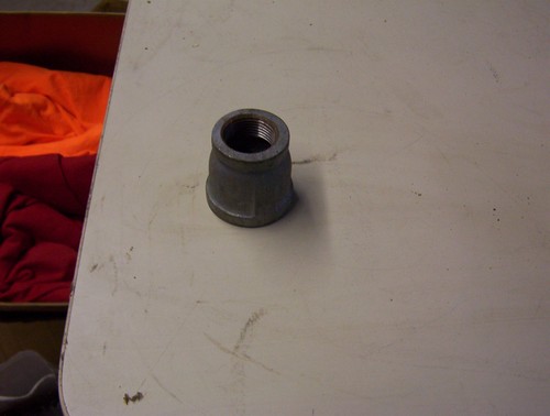 BLACK IRON PIPE FITTING/ 1 1/4" x 1" BELL( GALVANIZED)
