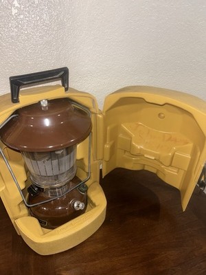 Coleman 275 Oil Lantern Brown Metal/Plastic w/ Yellow Carry Case & Handle