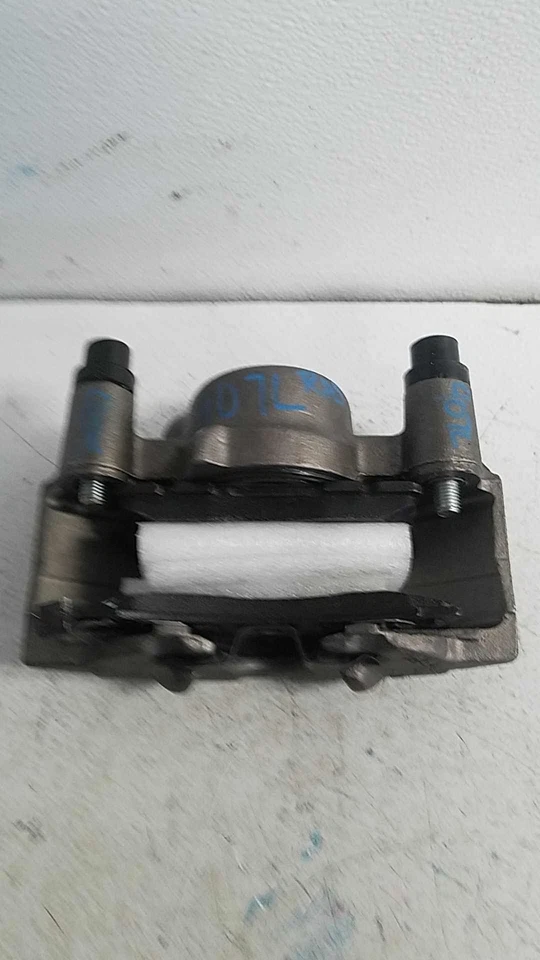 91-96 BUICK CENTURY CEIRA LEFT FRONT DRIVER BRAKE CALIPER & BRACKET *REMAN* - Image 3 of 4
