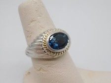 VINTAGE STERLING SILVER BLUE TOPAZ STONE RING