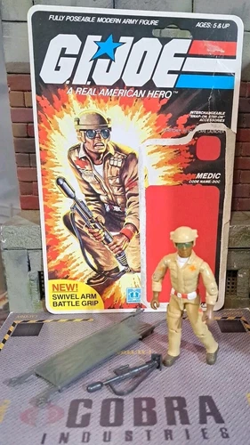 GI JOE ~ 1983 DOC ~ MEDIC ~  HIGH GRADE & UNCRACKED ELBOWS  ~ 100% & FULL CARD