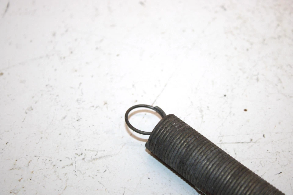 Оригинальная пружина кабеля капота 1998 Polaris Xcf 7041202 Q1653 - Изображение 2 из 4