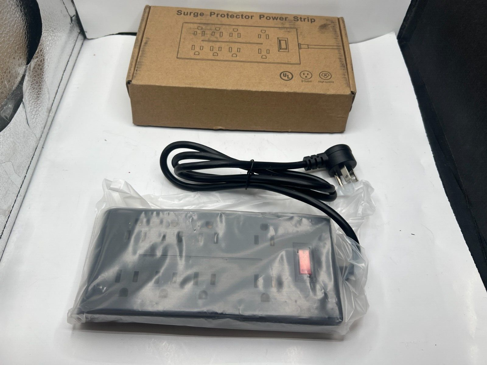 Surge Protector Power Strip U8-Model Output: AC / 110V 50/60 Hz 10A Max 125V~-image