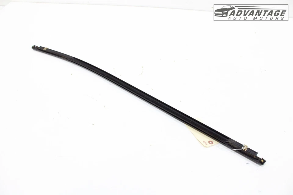 Chevrolet Blazer 2019-2025 puerta trasera derecha ventana sello correa moldura OEM Foto 4 de 4