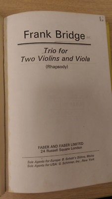 Frank Bridge: Trio für zwei Violinen und Viola (Rhapsodie): Taschenmusikpartitur