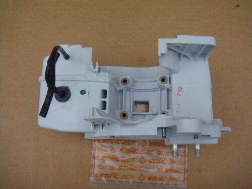 GENUINE STIHL 021 023 025 MS210 MS230 MS250 CRANKCASE HOUSING FUEL TANK W/ LINE - Picture 2 of 4