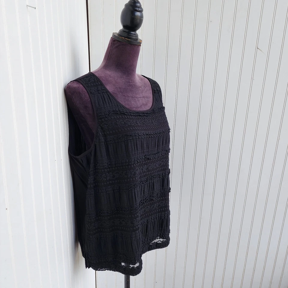 Camiseta sin mangas Chico's negra sin mangas de encaje forrada elástica talla 2 (L/12) Foto 3 de 4