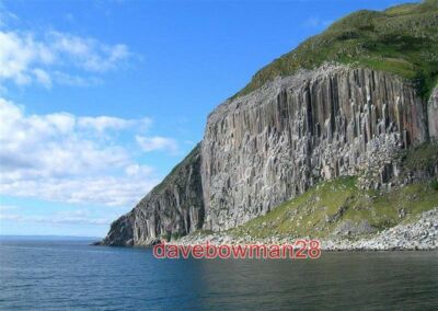 FOTOSÄULEN AUF AILSA CRAIG SPEKTAKULÄRE SÄULENFELSFORMATIONEN IM SÜDEN -