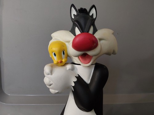 Botella de champú de vinilo vacía Looney Tunes Sylvester Tweety Warner Bros. 1995 rara - Imagen 3 de 7