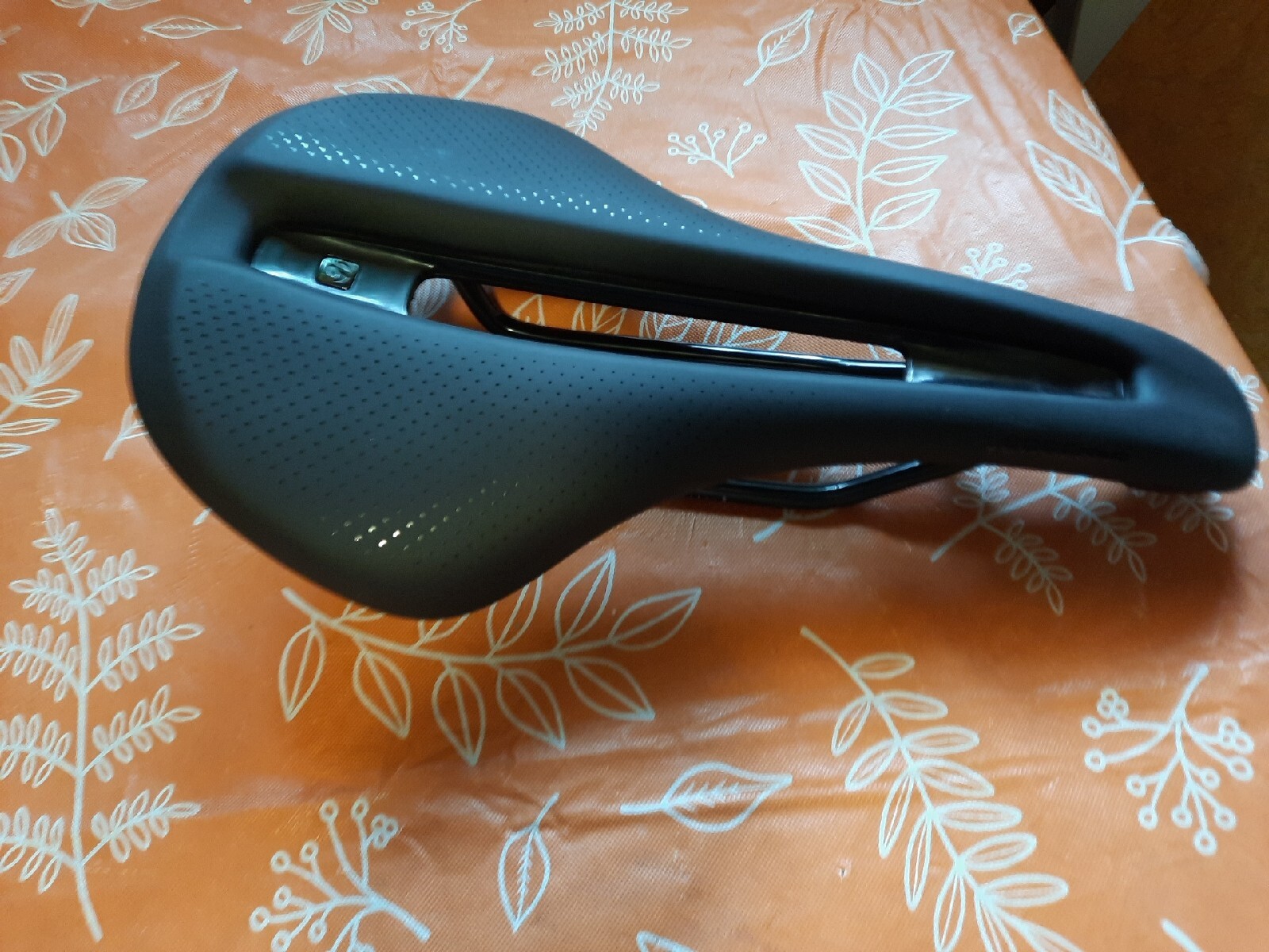 74%OFF!】 Bontrager Verse Short Elite サドル 155mm