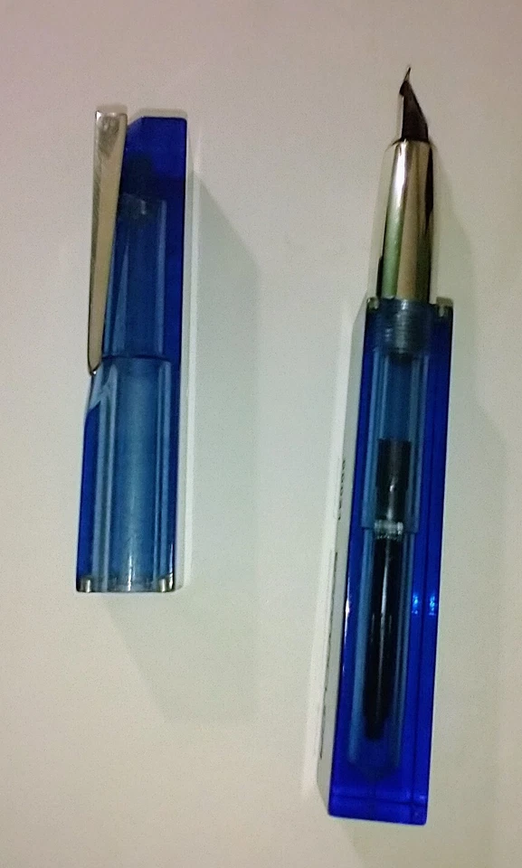 Pluma Estilográfica Barracuda Nettuno Edición Limitada Azul Oscuro 00031 Usada en Excelente Condición Foto 3 de 4