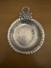 Etain Zinn 95% Pewter Wine Bottle Coaster  Porringer Grape Vine Design