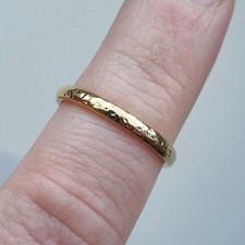 Hallmarked 9ct Yellow Gold Hammered Finish Wedding Band Ring Size N 1.8g