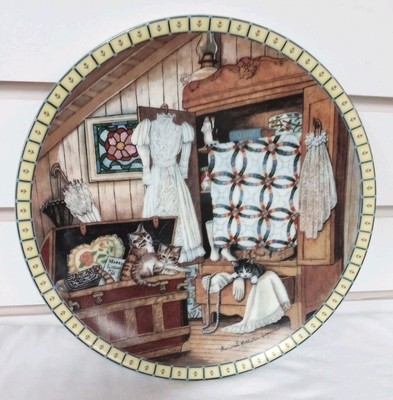 NIB Vintage White Dress Quilt Cat Collectors Plate 8.5 In