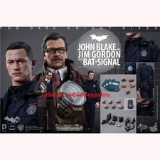 Hot Toys MMS289 Batman blke and Gordon bat-signal 1/6 Limited Edition Figure