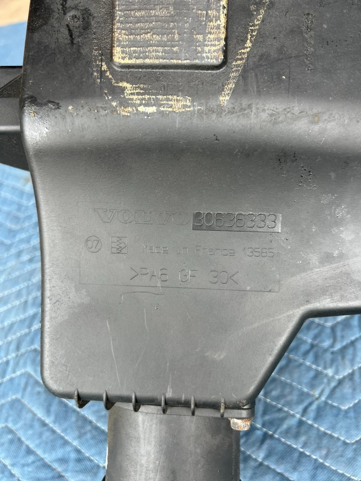 Caja de admisión de carcasa de filtro de aire Volvo S60R V70R 2005-2007 30636333 OEM #2957EM Foto 4 de 4