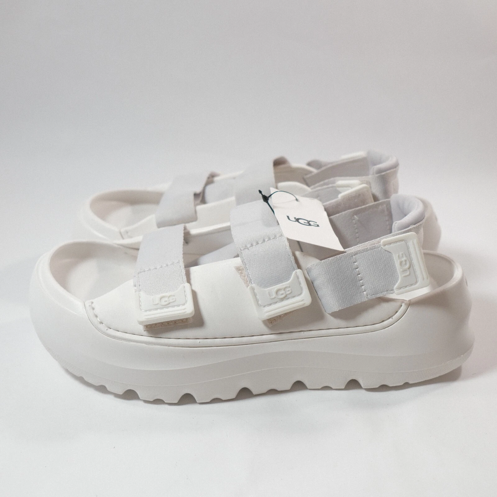 UGG sandali da donna bianchi Stratus 1152686 taglia 9 nuovi con etichette