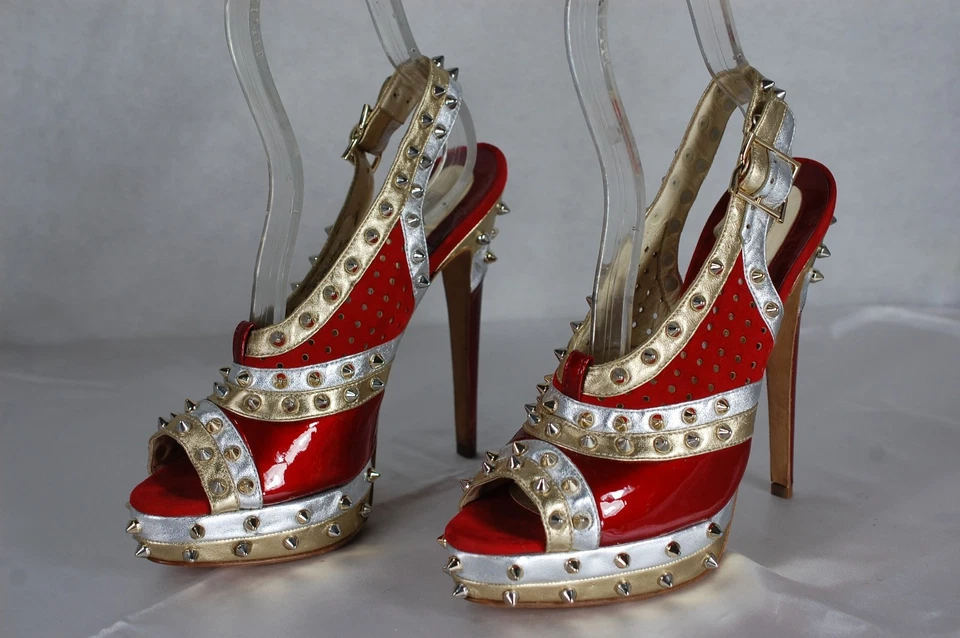 37/6.5❤️$985 SANDALIAS DE PLATAFORMA DE TACÓN ALTO METÁLICAS HECHAS EN ITALIA Foto 4 de 4