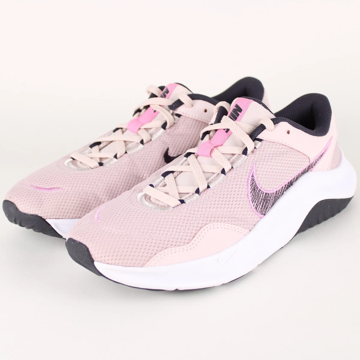 Legend essential women's training shoes pink / clearance white