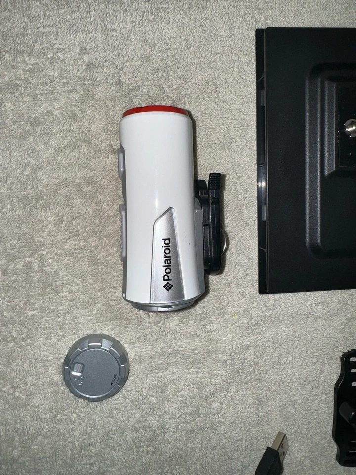 Polaroid XS100 Extreme Edition HD 1080p 16MP Waterproof Sports Video Camera - Image 4 of 4