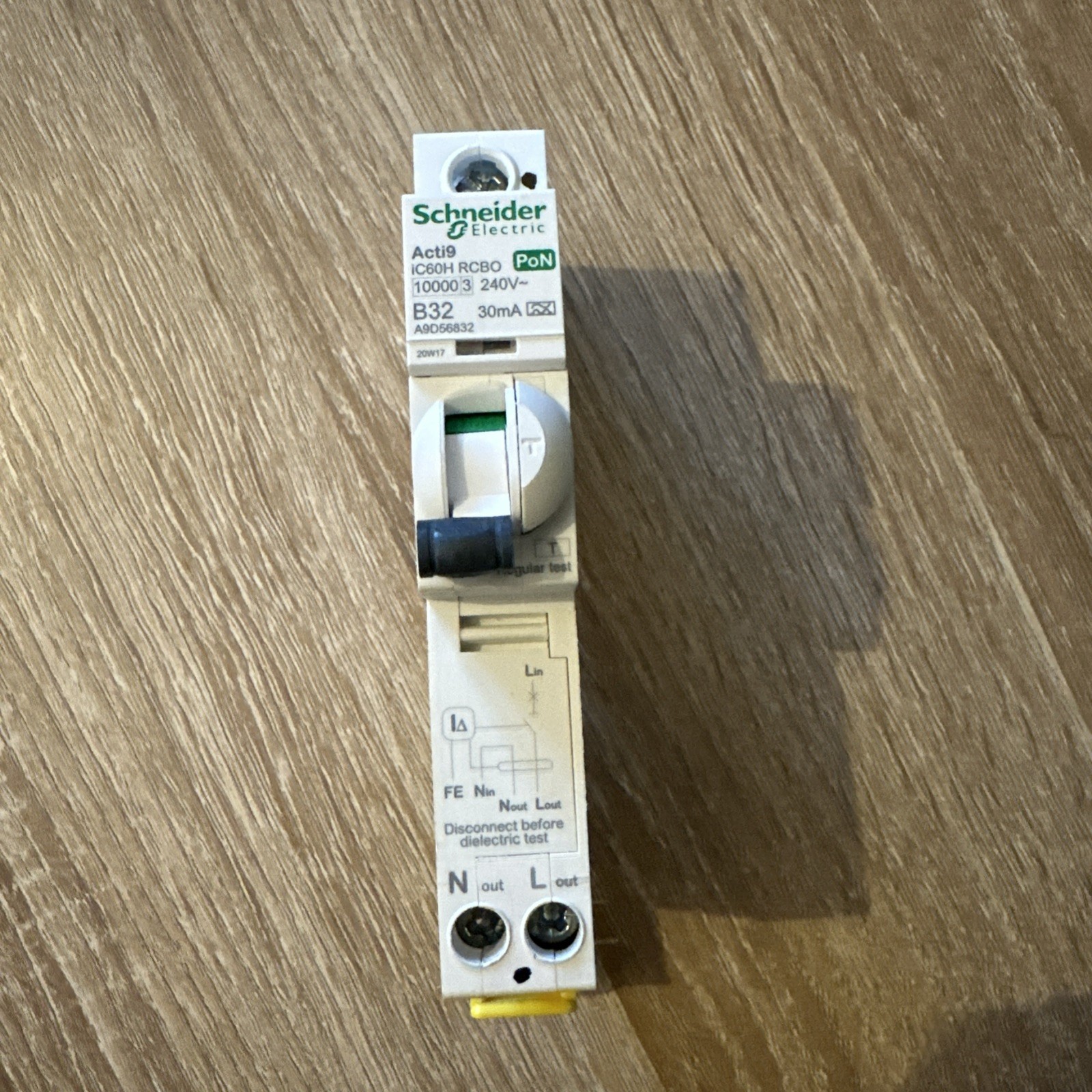 Schneider A9D56832 Acti9 PoN RCBO Tipo B32 Nuevo Sin Caja