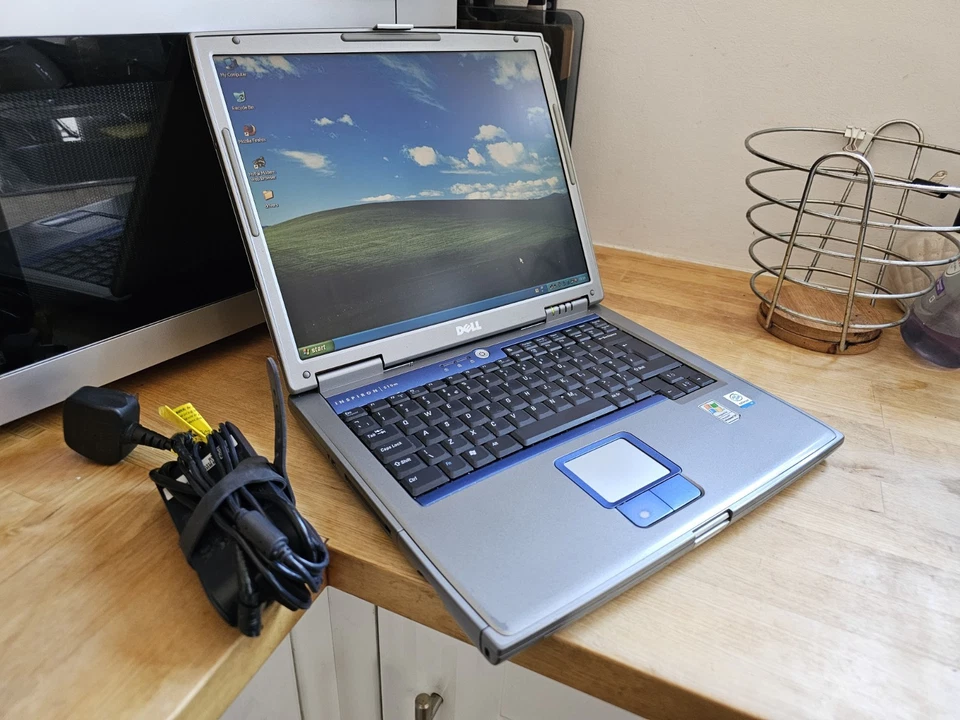 Retro Dell Inspiron 510M 15.1" 80GB HDD 512 RAM Windows XP Laptop  w/ Battery OK - Image 3 of 4
