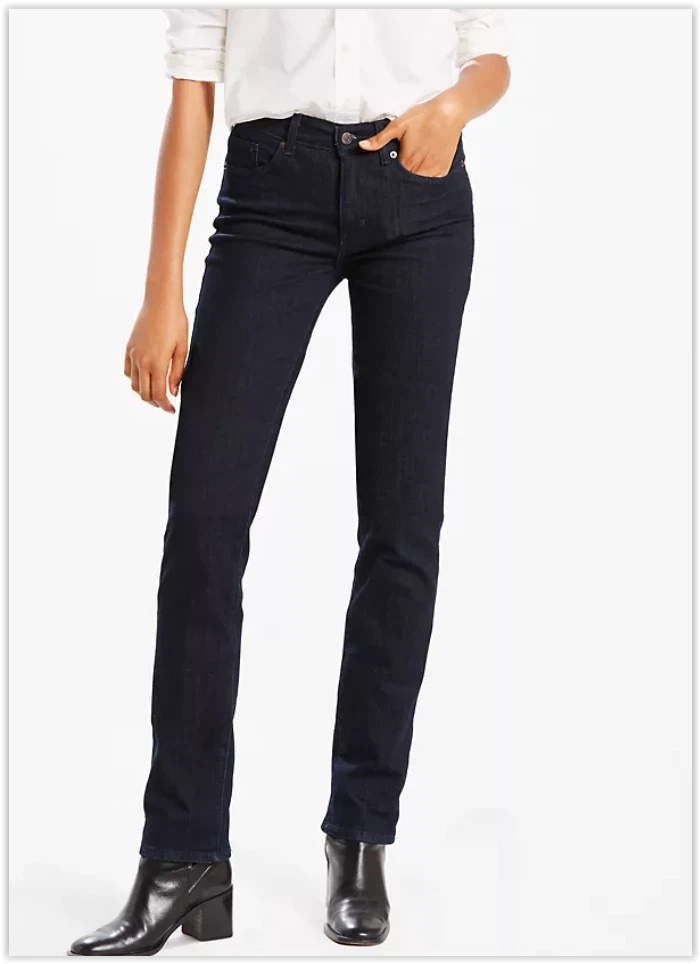 NWT Levis Women's Classic Straight Fit Mid Rise Dark Wash Jeans