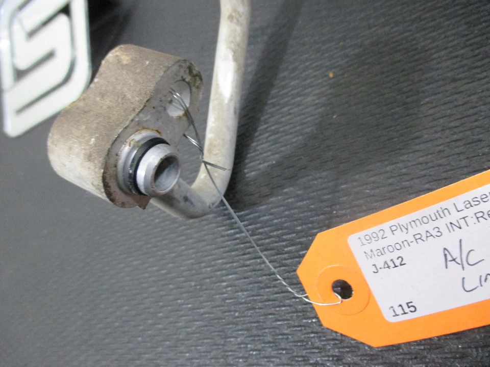 Tubo de manguera de línea de aire acondicionado láser Plymouth 1992 (compresor a condensador) Foto 3 de 4