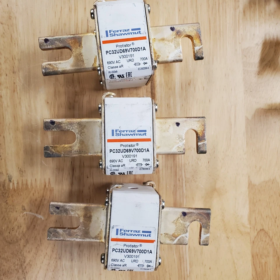 MERSEN PC32UD69V700D1A Ferraz Shawmut 700 ампер 690 В переменного тока (б/у) - Изображение 3 из 4