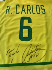 Roberto Carlos signed Brazil 2002/04 World Cup winning home football shirt Small