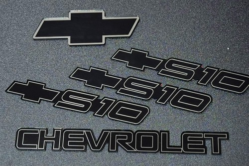 1994 - 2005 Chevrolet Chevy S10 Emblem Black & Chrome Blacked Out Package - Picture 9 of 10