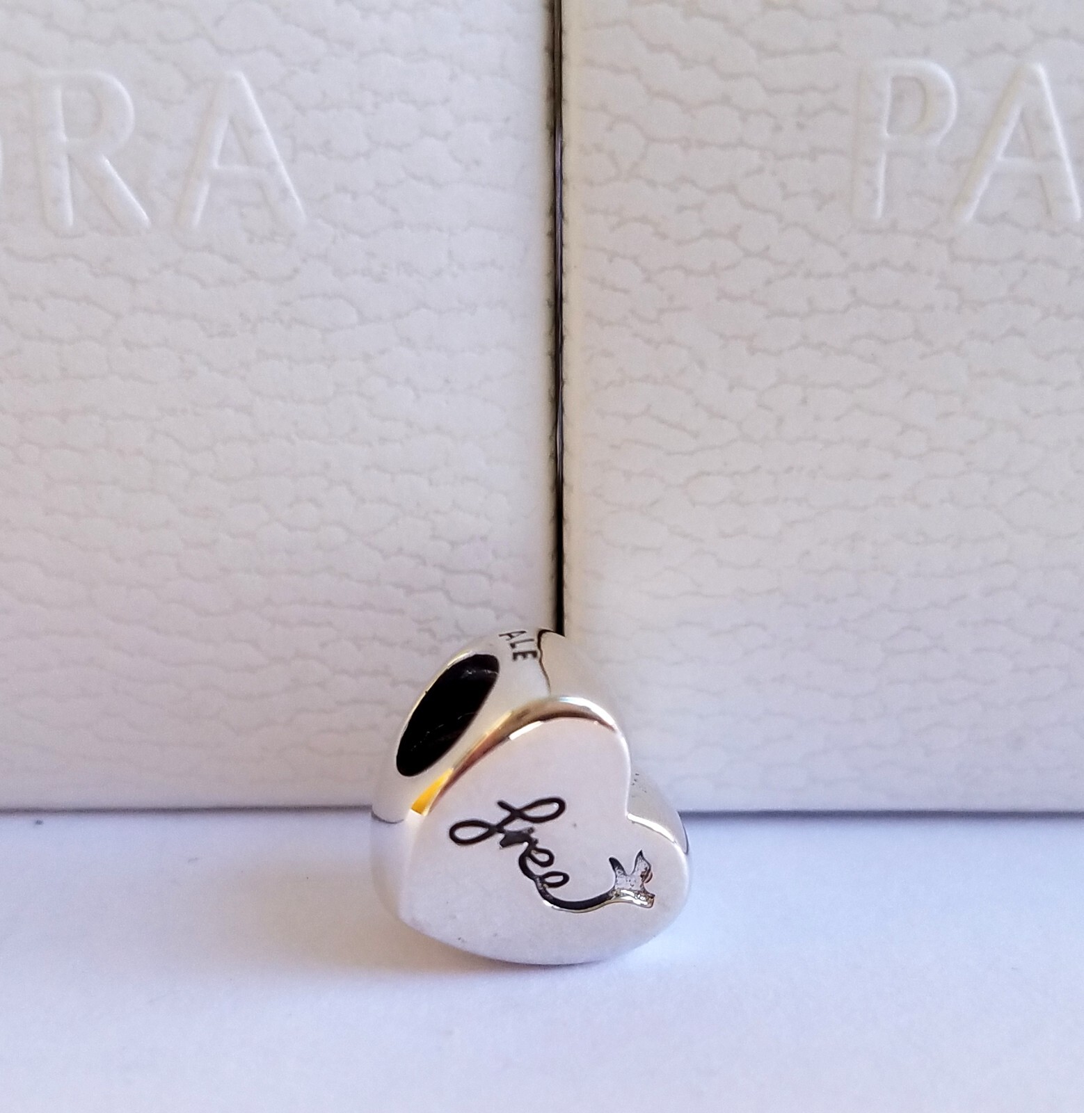 New Pandora Authentic Heart Of Freedom Be Free Charm