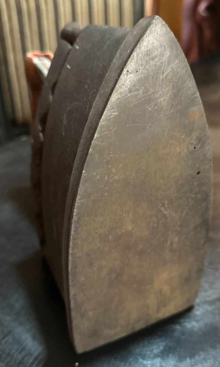 IRON antique 19th century cast iron coal charcoal clothes vintage