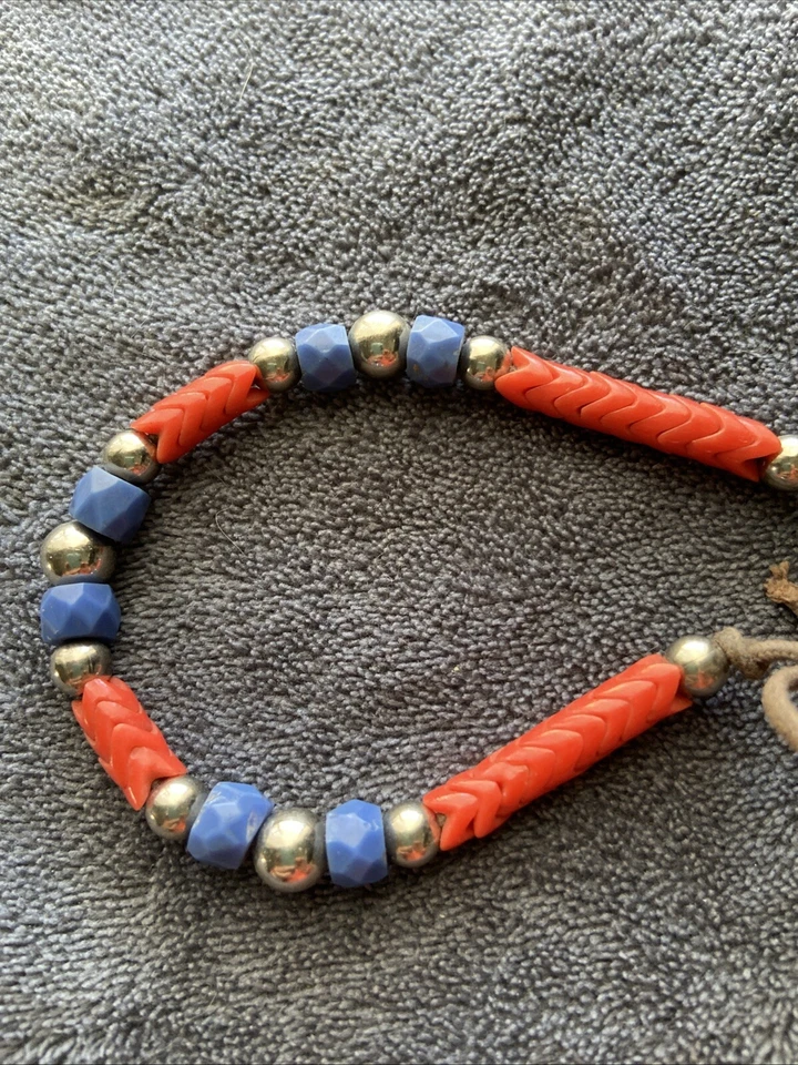 Chevron naranja antiguo abalorio de comercio africano en plata de ley Foto 3 de 4