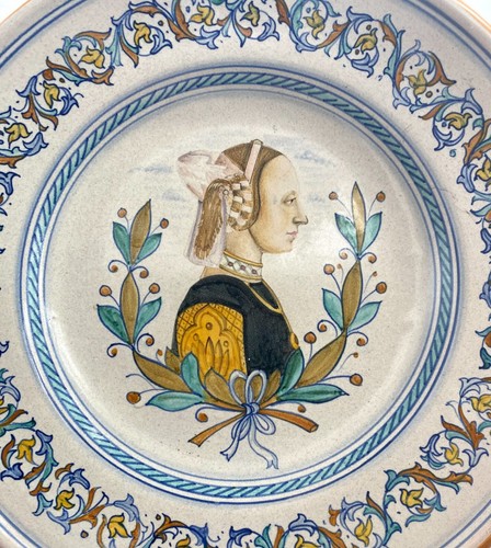 ANTIQUE PRETTY HAND PAINTED POTTERY URBINO ITALY WALL PLATES 10" Circa 1900 V/G - Picture 2 of 9